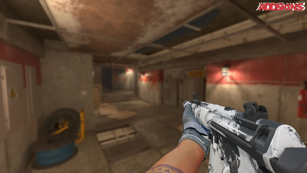 MP5-SD | Snow Splash holding