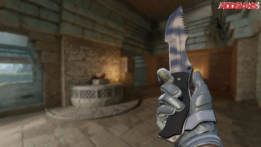 ★ Huntsman Knife | Scorched inspecting