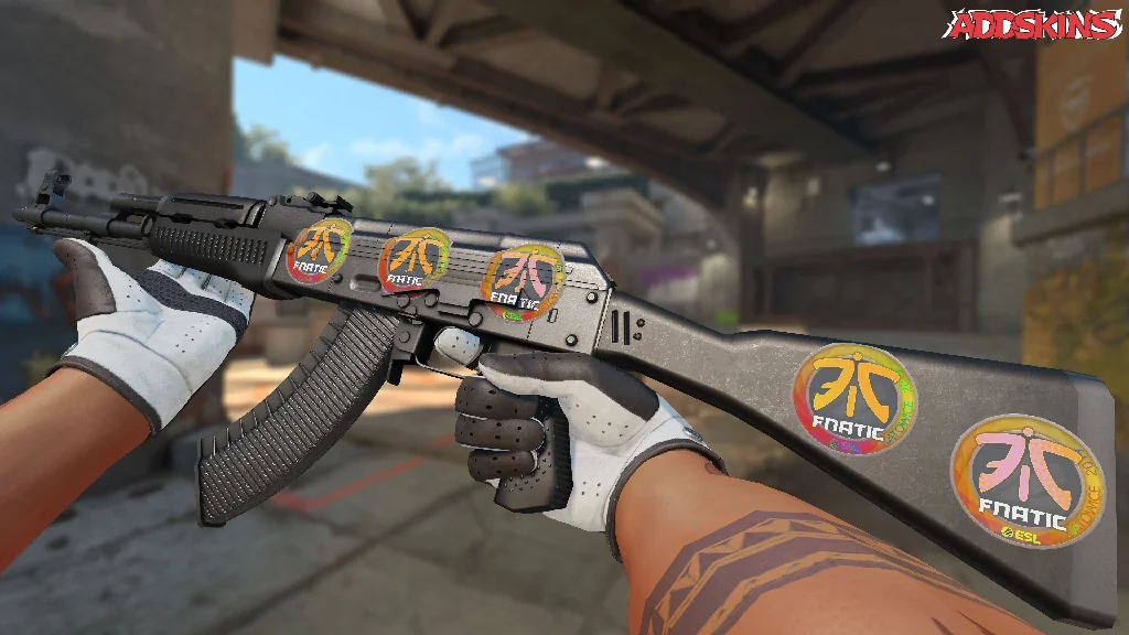 Sticker | Fnatic (Holo) | Katowice 2019 inspecting