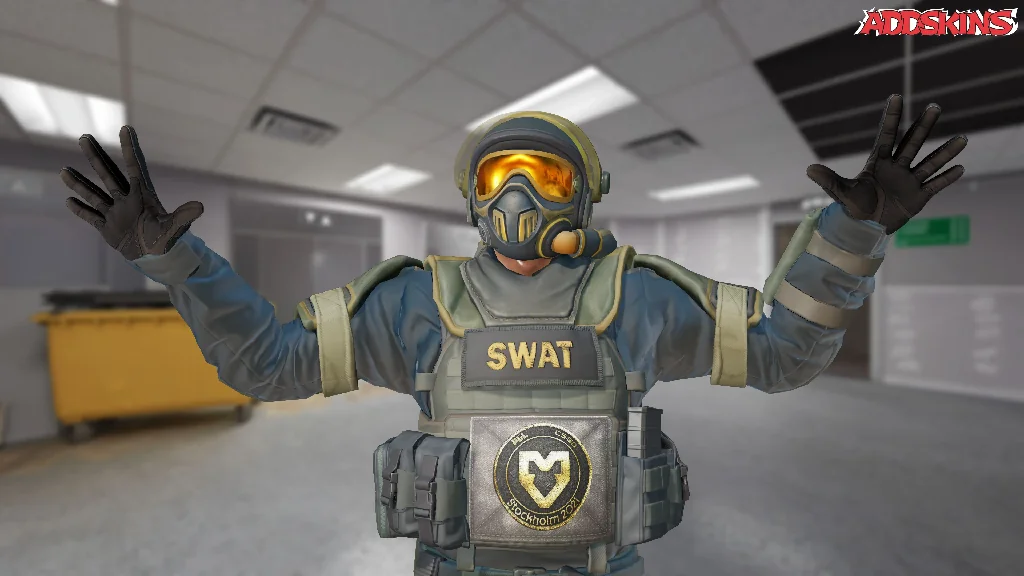 Patch | MOUZ (Gold) | Stockholm 2021 pose-1