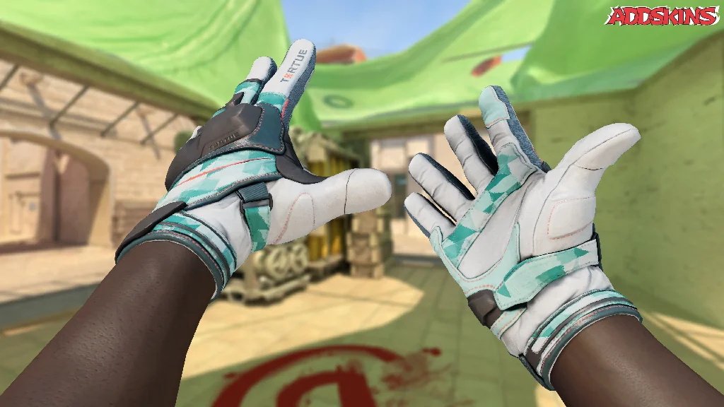 ★ Moto Gloves | Spearmint inspecting