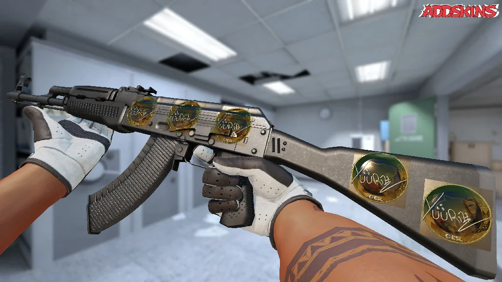 Sticker | yuurih (Gold) | Katowice 2019 inspecting