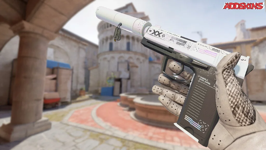 Charm | Austin 2025 Highlight | Sneaky Pistol inspecting