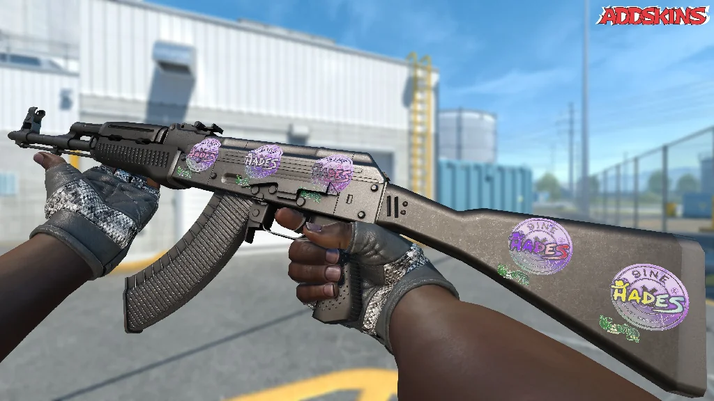 Sticker | hades (Holo) | Paris 2023 inspecting