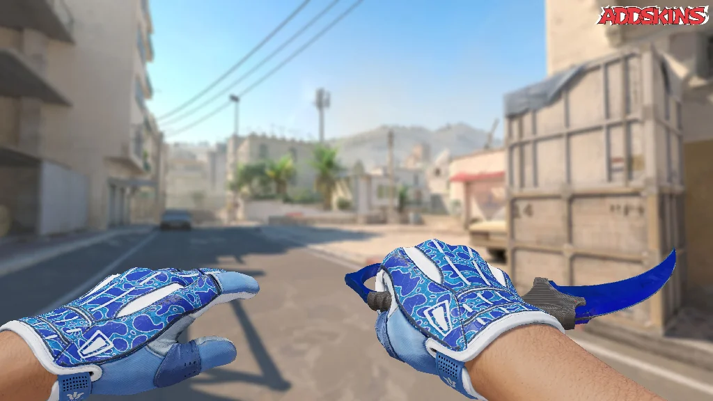 ★ Karambit | Doppler Sapphire holding