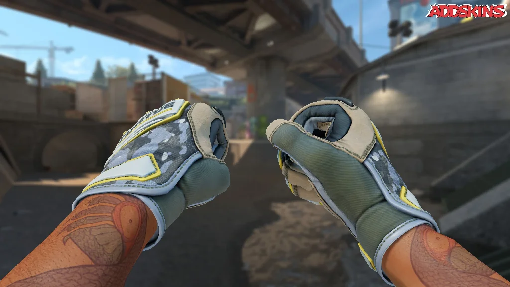 ★ Specialist Gloves | Lt. Commander holding