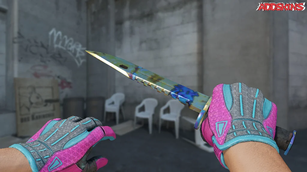 ★ M9 Bayonet | Case Hardened holding