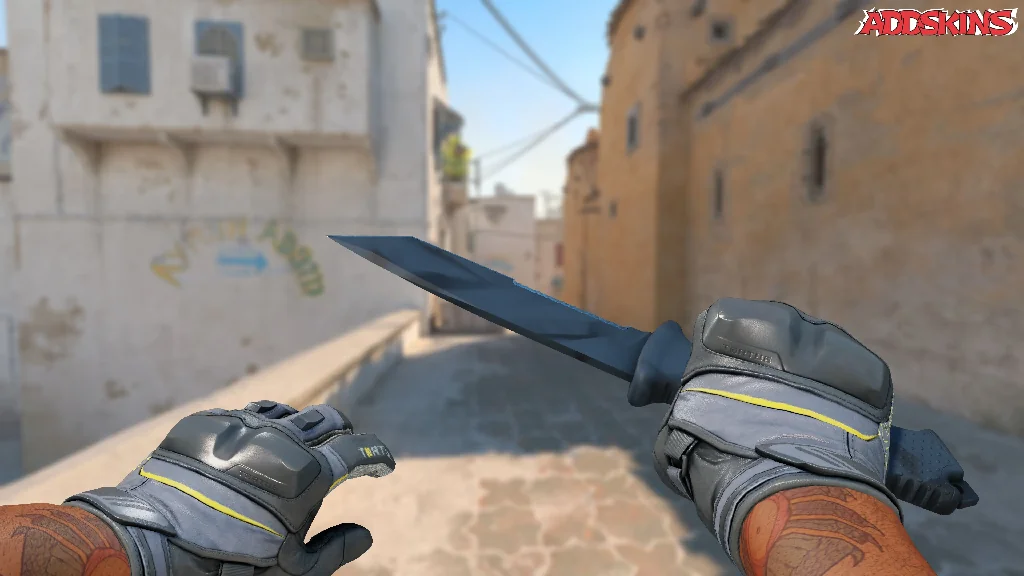 ★ Ursus Knife | Night Stripe holding