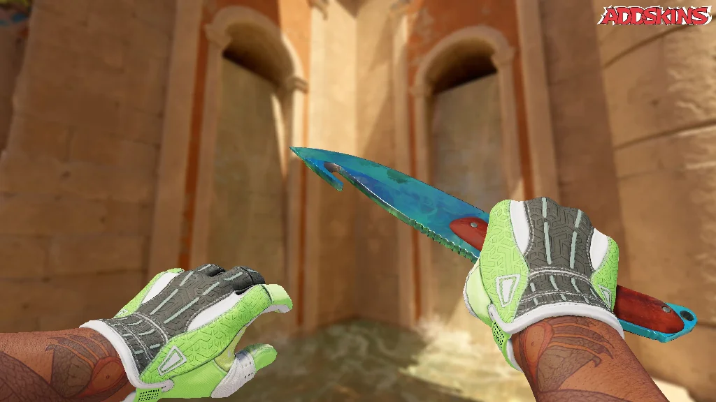 ★ Gut Knife | Gamma Doppler Phase 4 holding