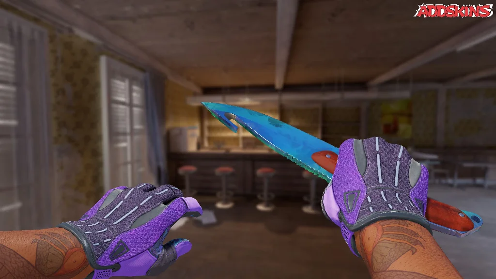 ★ Gut Knife | Gamma Doppler Phase 1 holding