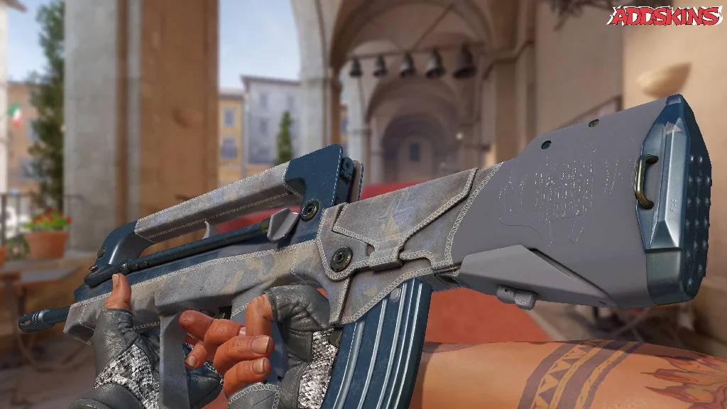 FAMAS | Half Sleeve inspecting