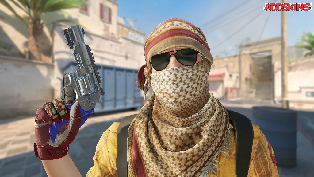 R8 Revolver | Cobalt Grip pose-2