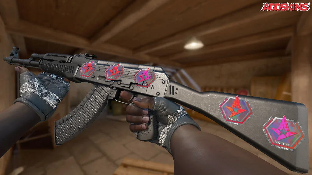 Sticker | Astralis (Holo) | London 2018 inspecting