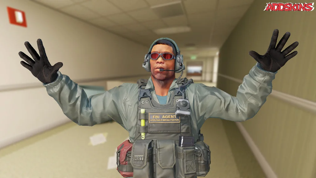 Markus Delrow | FBI HRT pose-1