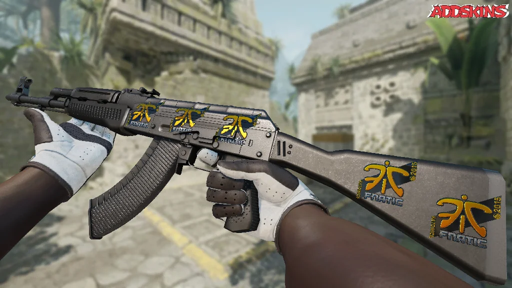 Sticker | Fnatic (Foil) | Katowice 2015 inspecting