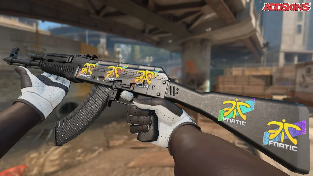 Sticker | Fnatic (Holo) | Katowice 2015 inspecting