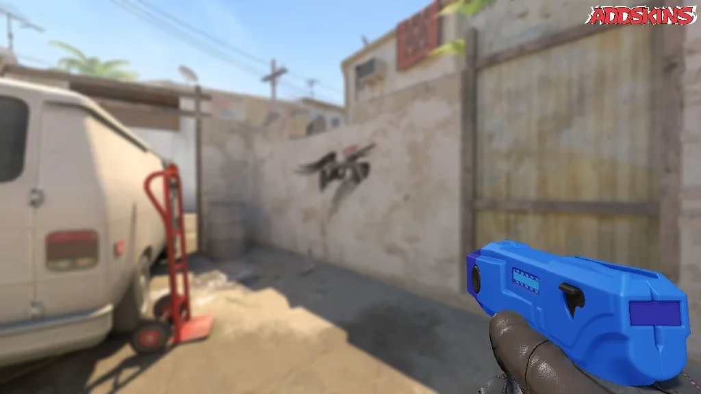 Zeus x27 | Electric Blue holding