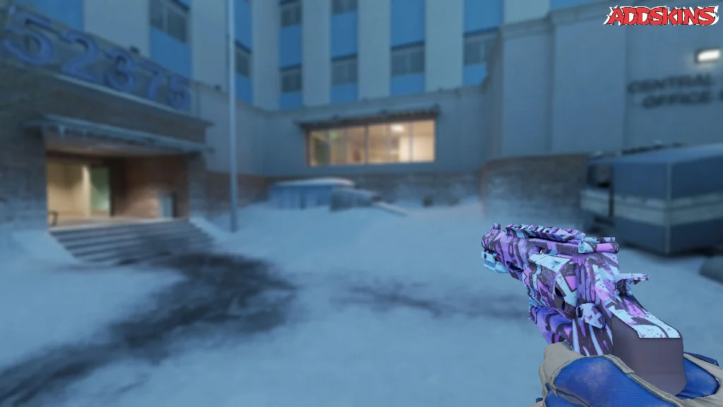 R8 Revolver | Phoenix Marker holding