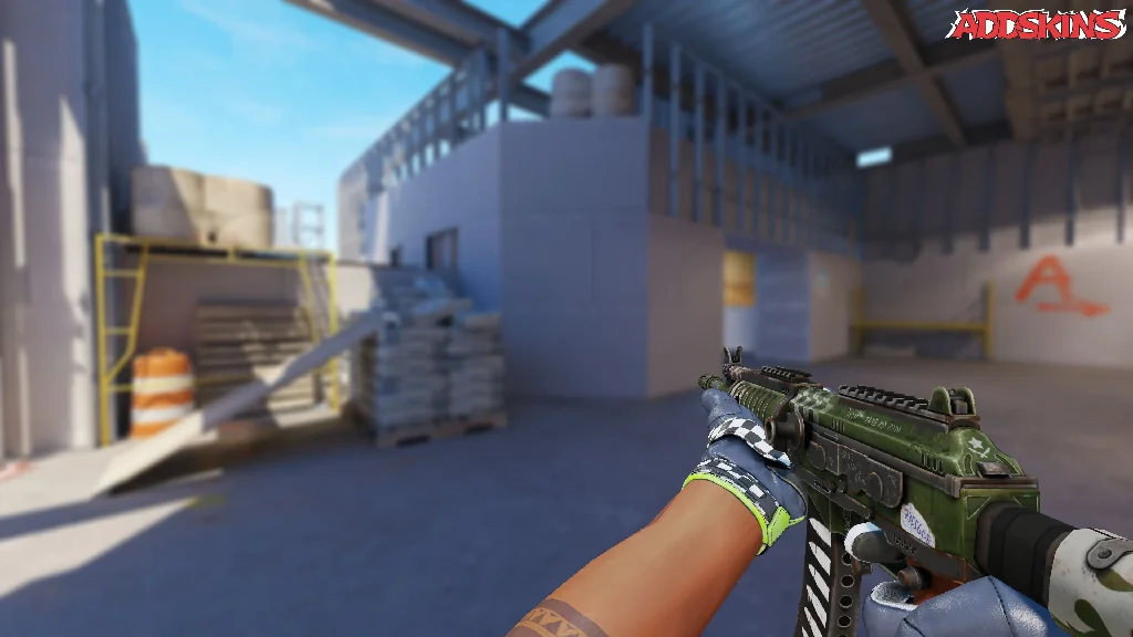 Galil AR | Vandal holding