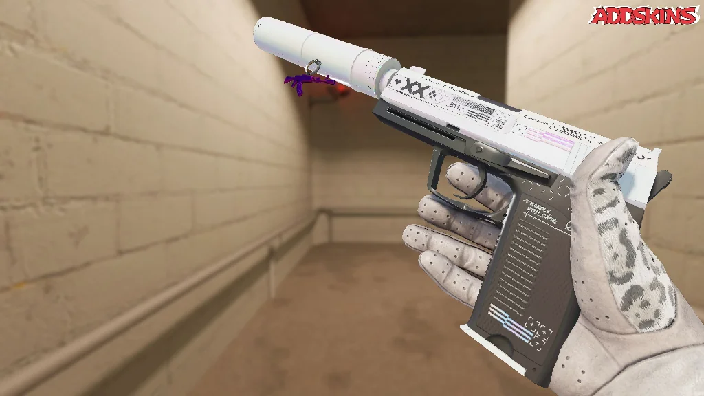 Charm | Die-cast AK inspecting