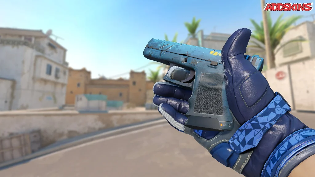 Glock-18 | Off World inspecting
