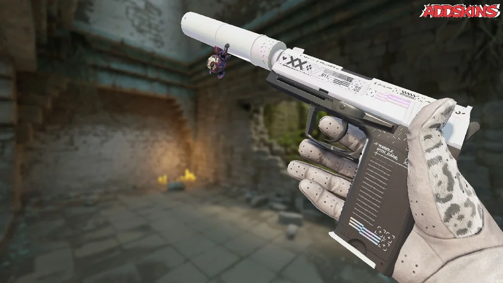 Charm | Splatter Cat inspecting