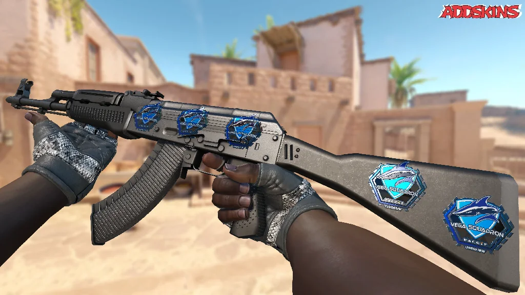 Sticker | Vega Squadron (Foil) | London 2018 inspecting