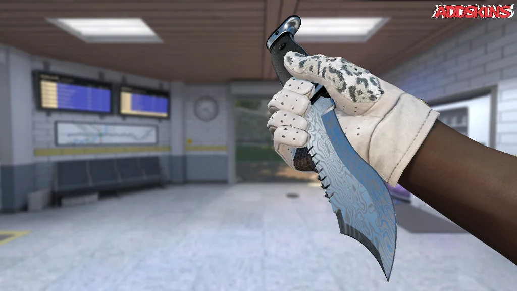 ★ Bowie Knife | Damascus Steel inspecting