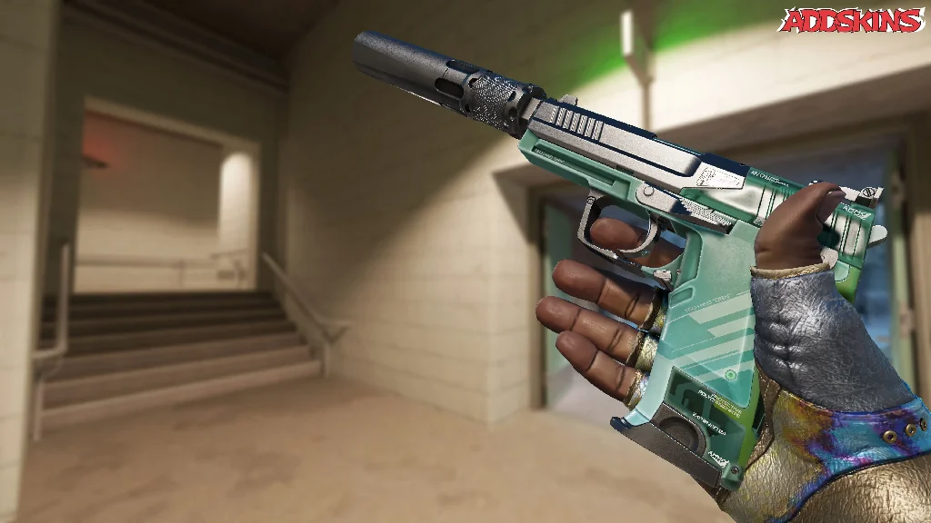 USP-S | PC-GRN inspecting