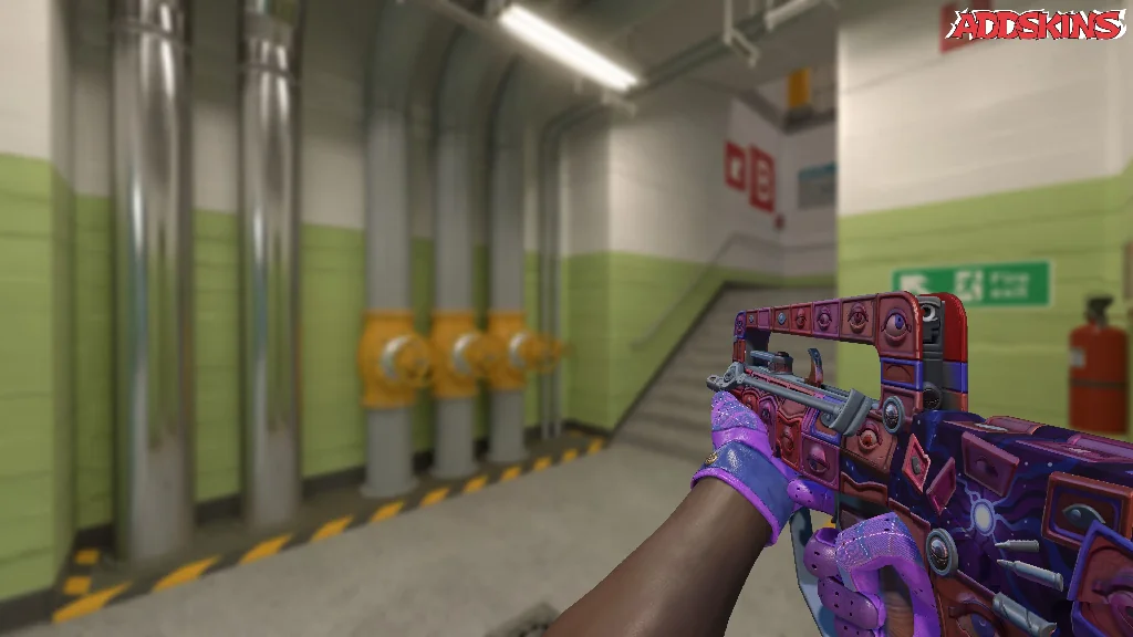 FAMAS | Rapid Eye Movement holding