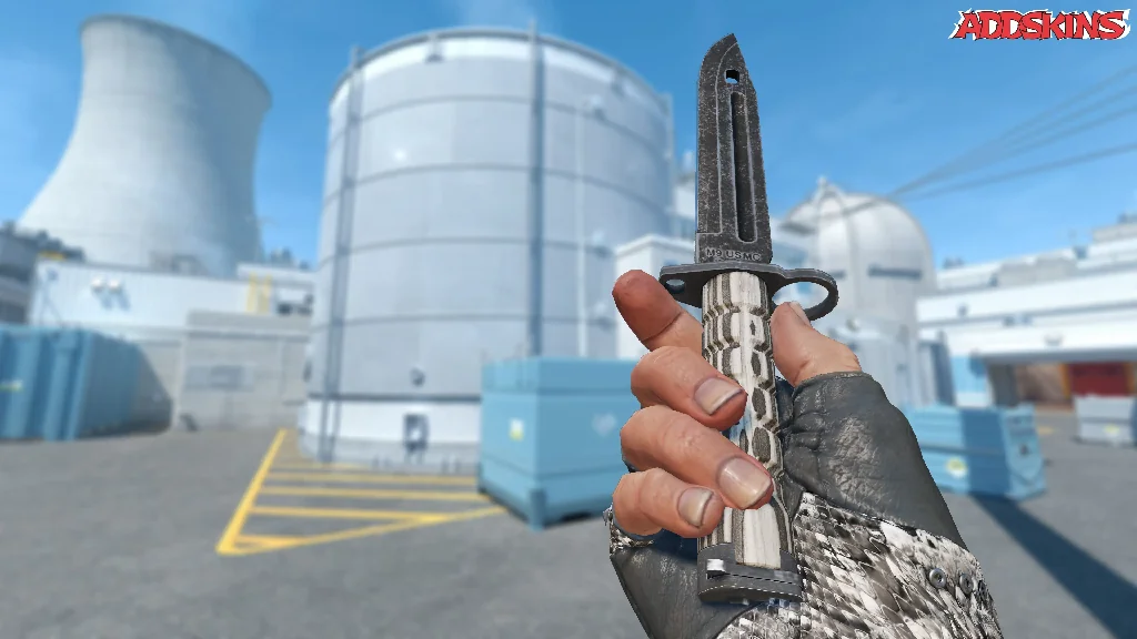 ★ Bayonet | Black Laminate inspecting