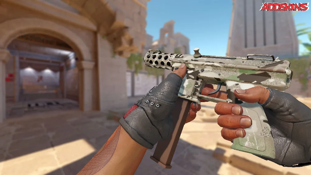 Tec-9 | VariCamo inspecting