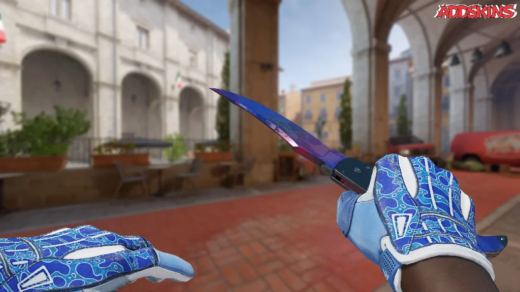 ★ Falchion Knife | Doppler Phase 1 holding