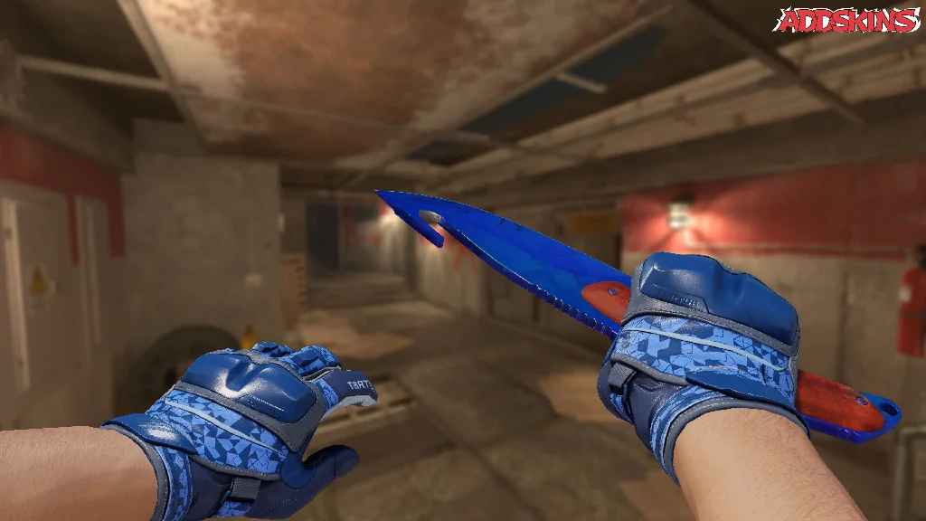 ★ Gut Knife | Doppler Sapphire holding