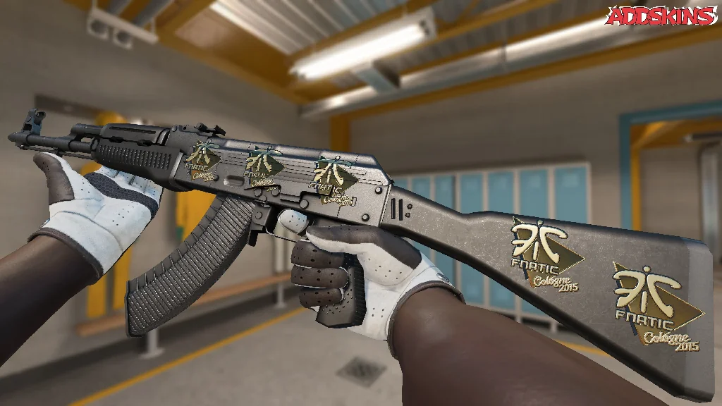 Sticker | Fnatic (Gold) | Cologne 2015 inspecting