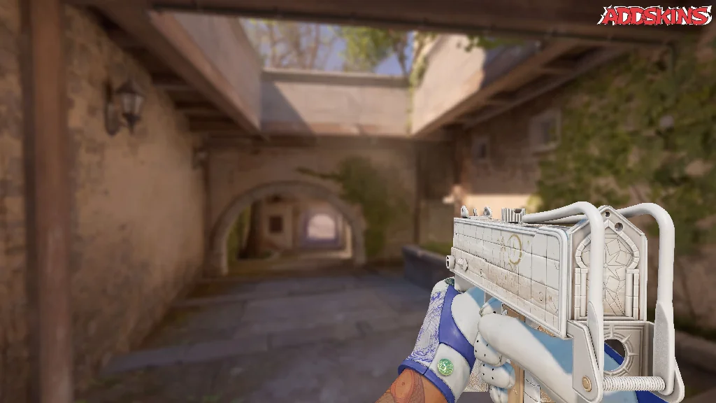 MAC-10 | Arabesque Mosaic holding