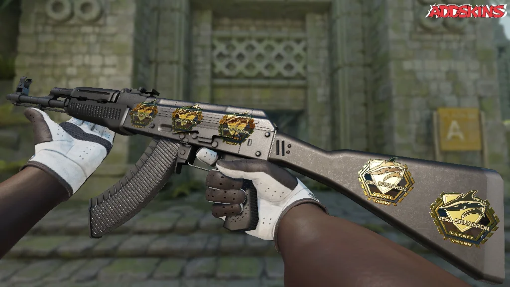 Sticker | Vega Squadron (Gold) | London 2018 inspecting