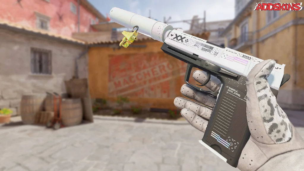 Charm | Disco MAC inspecting
