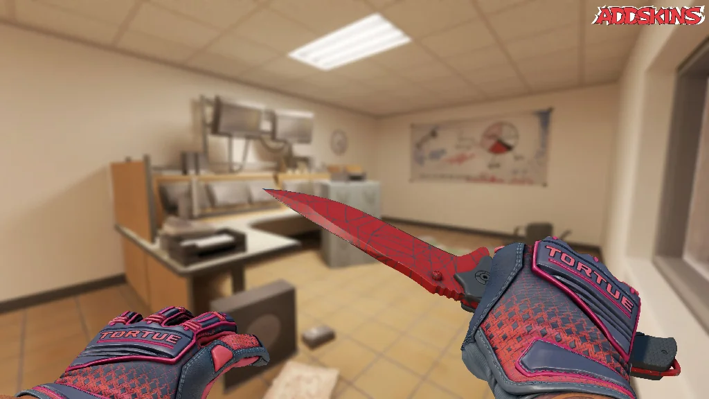 ★ Nomad Knife | Crimson Web holding