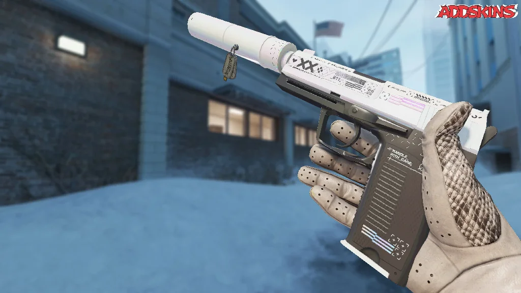 Charm | Austin 2025 Highlight | Don't Bring A Knife To A Gunfight inspecting