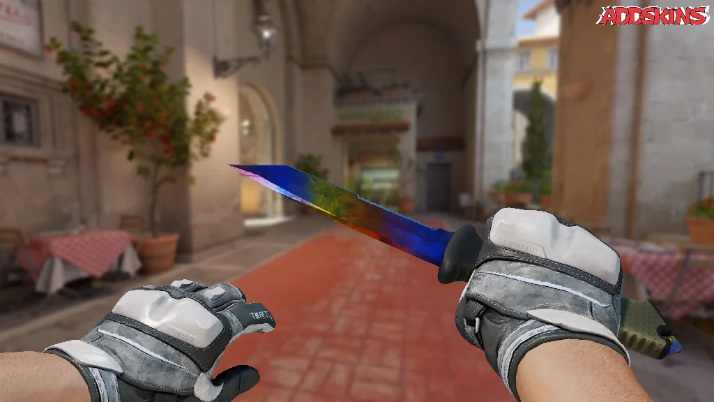 ★ Ursus Knife | Marble Fade holding