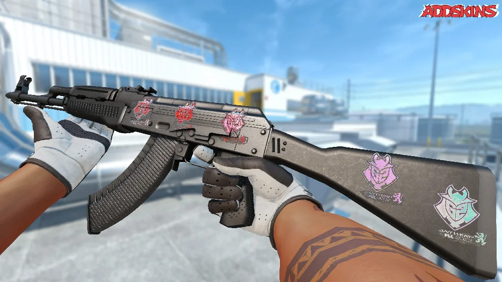 Sticker | G2 Esports (Holo) | Antwerp 2022 inspecting