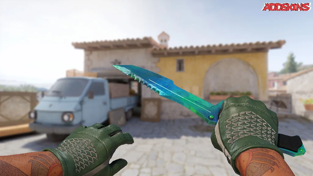 ★ Huntsman Knife | Gamma Doppler Phase 3 holding