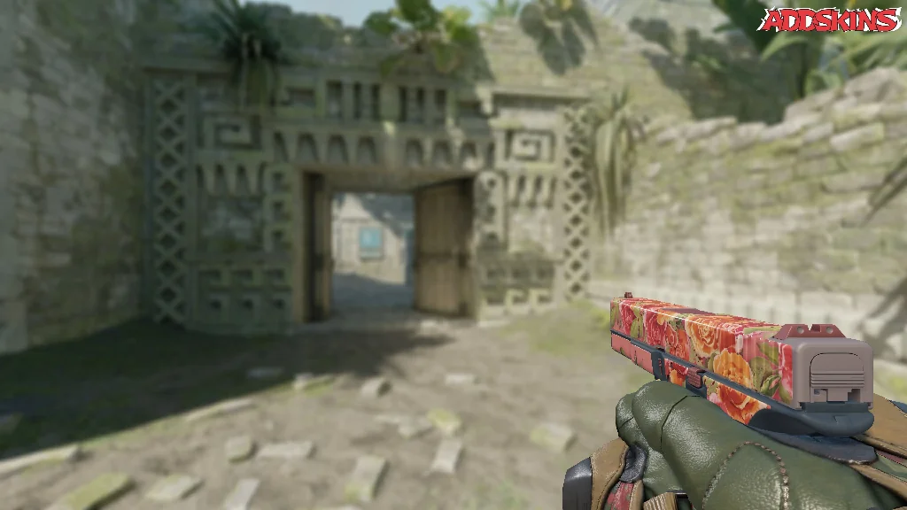 Glock-18 | Coral Bloom holding