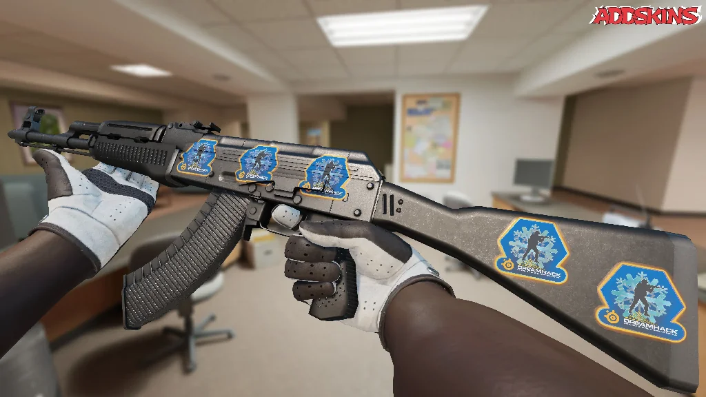 Sticker | Shooter (Foil) inspecting