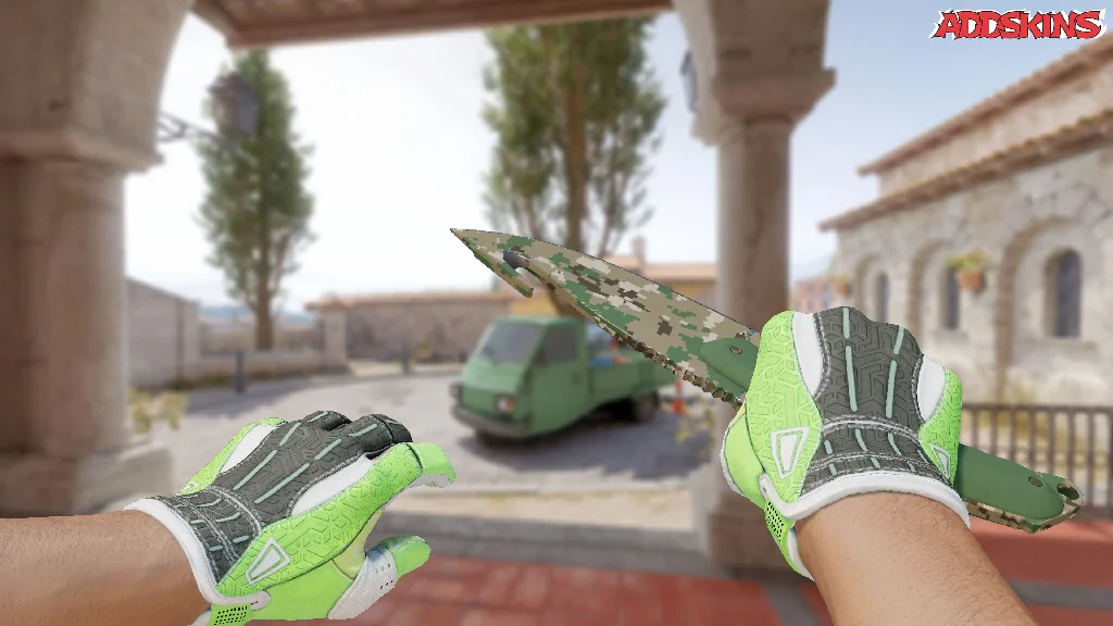 ★ Gut Knife | Forest DDPAT holding