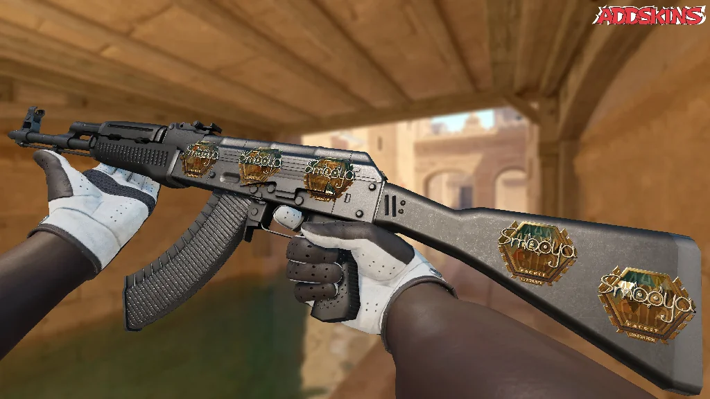 Sticker | smooya (Gold) | London 2018 inspecting