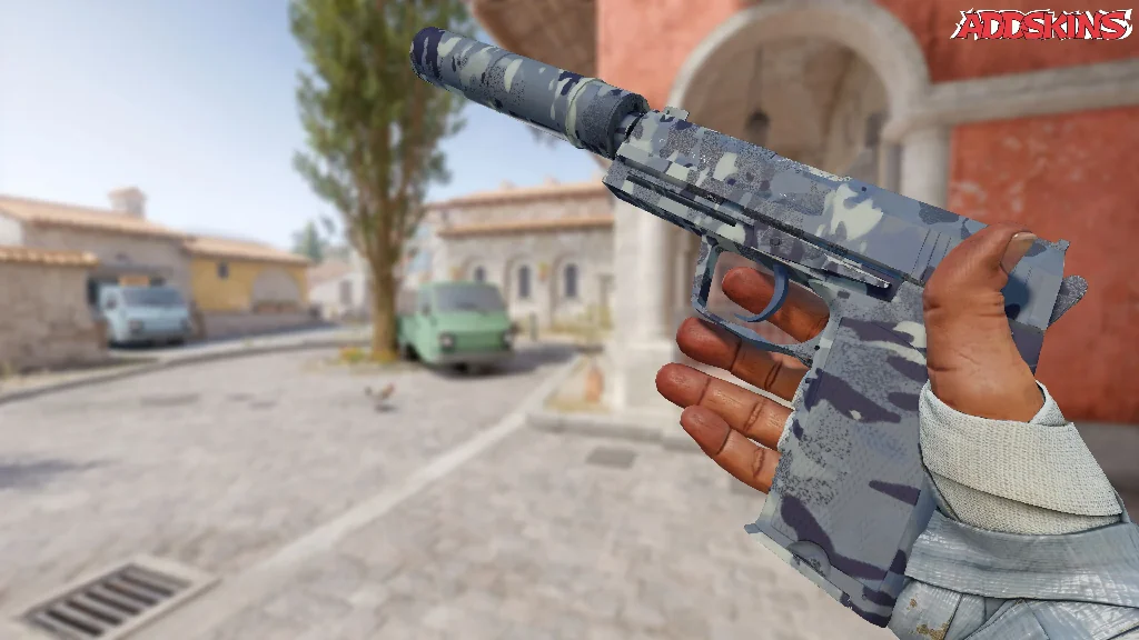 USP-S | Night Ops inspecting