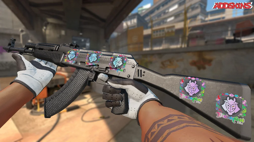 Sticker | G2 esports (Holo) | Budapest 2025 inspecting