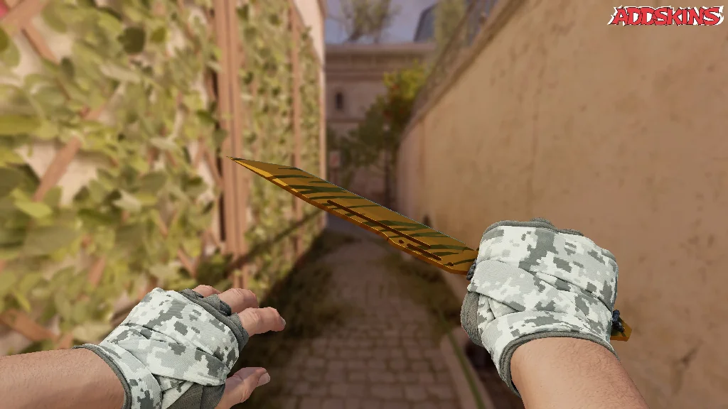 ★ Paracord Knife | Tiger Tooth holding